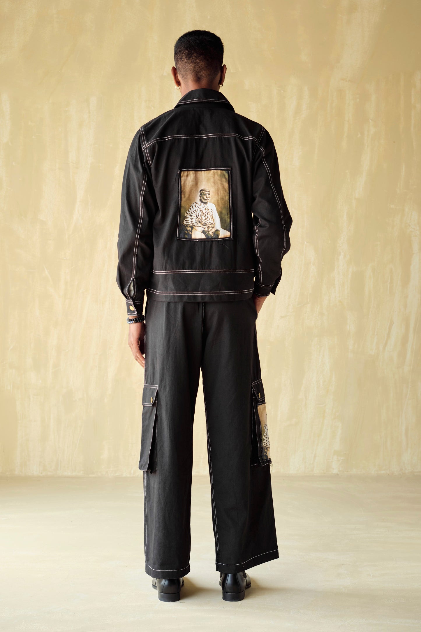 THE POSTCARD-JACKET