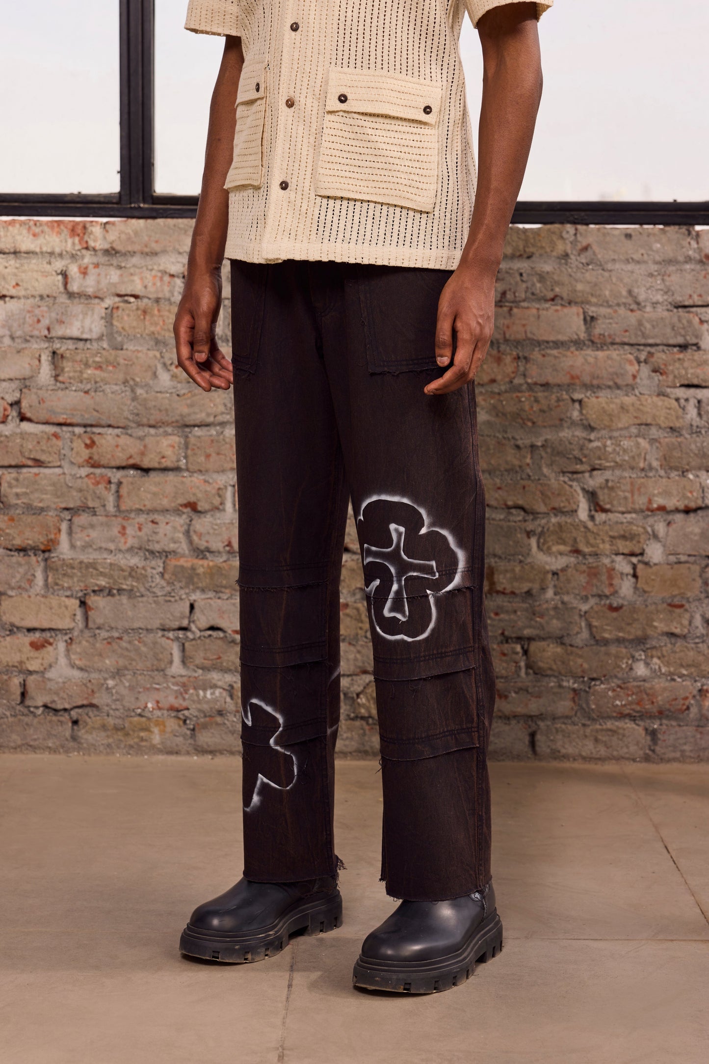 UNFINISHED GRAFITTI WIDE PANTS- STONED BLACK